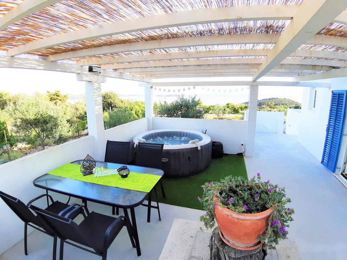 Apartment Svilan - Terrace With Sea View And Nature Зечево Екстер'єр фото