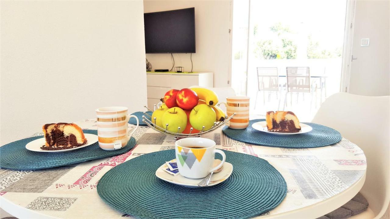 Apartment Svilan - Terrace With Sea View And Nature Зечево Екстер'єр фото
